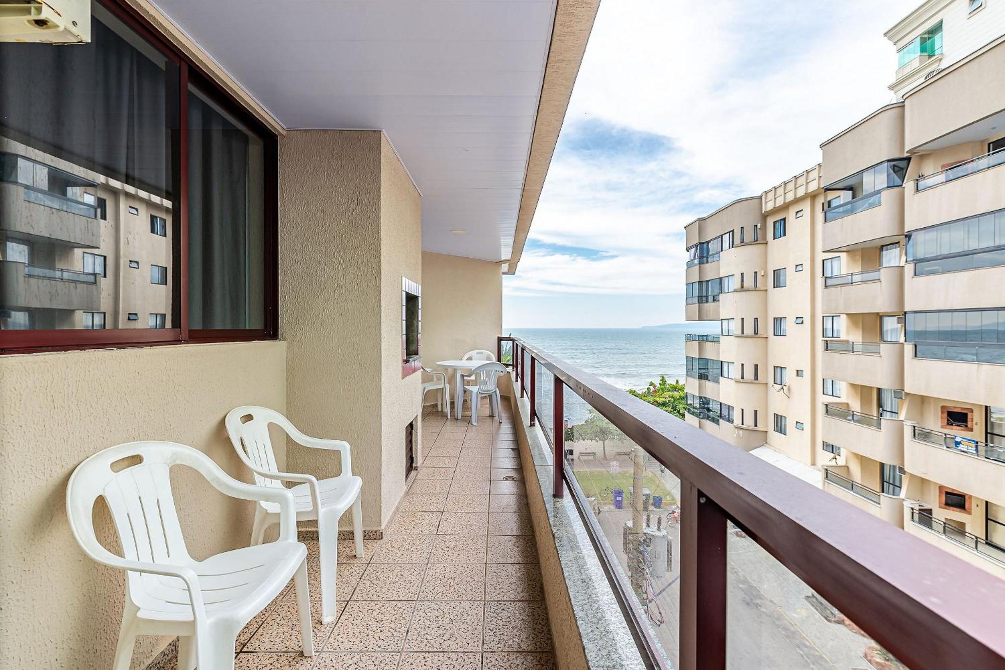 Apto Pe Na Areia Vista Mar Em Meia Praia Evb308 伊塔佩马 外观 照片