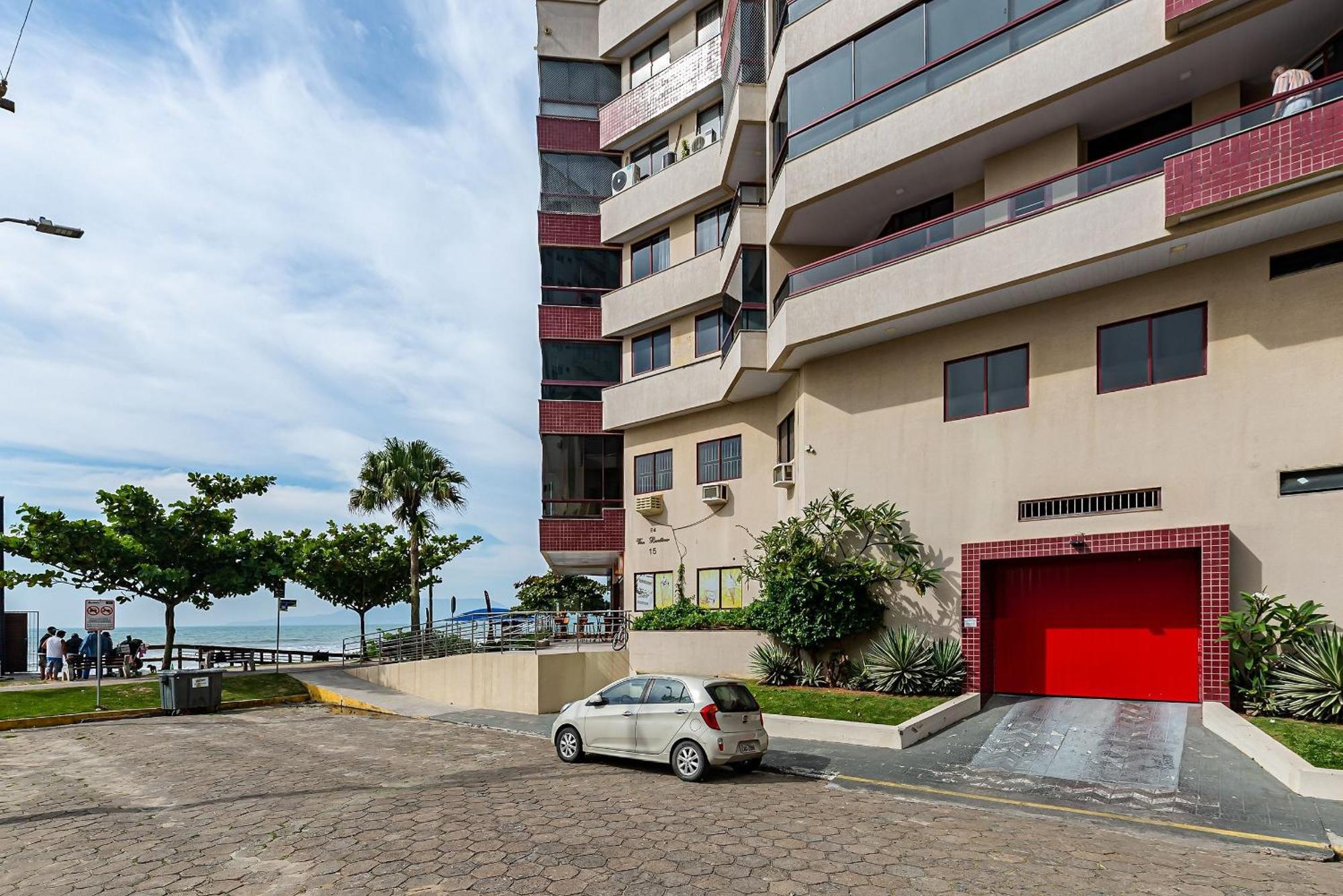 Apto Pe Na Areia Vista Mar Em Meia Praia Evb308 伊塔佩马 外观 照片